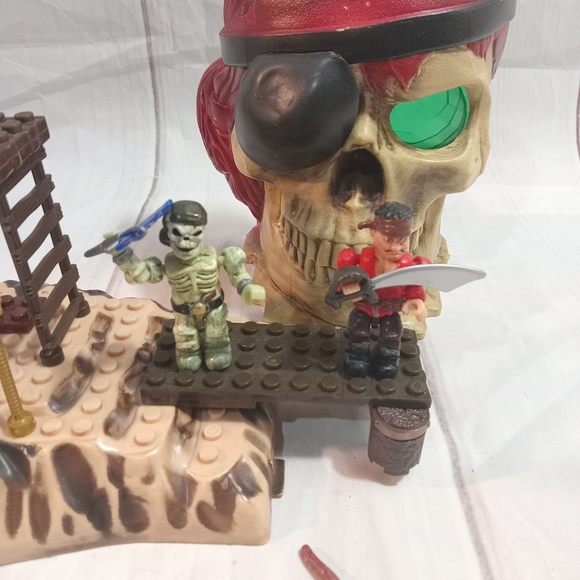 Mega blok Vintage Mega Bloks Pyrates Coffer Trap Incomplete - Picture 6 of 10
